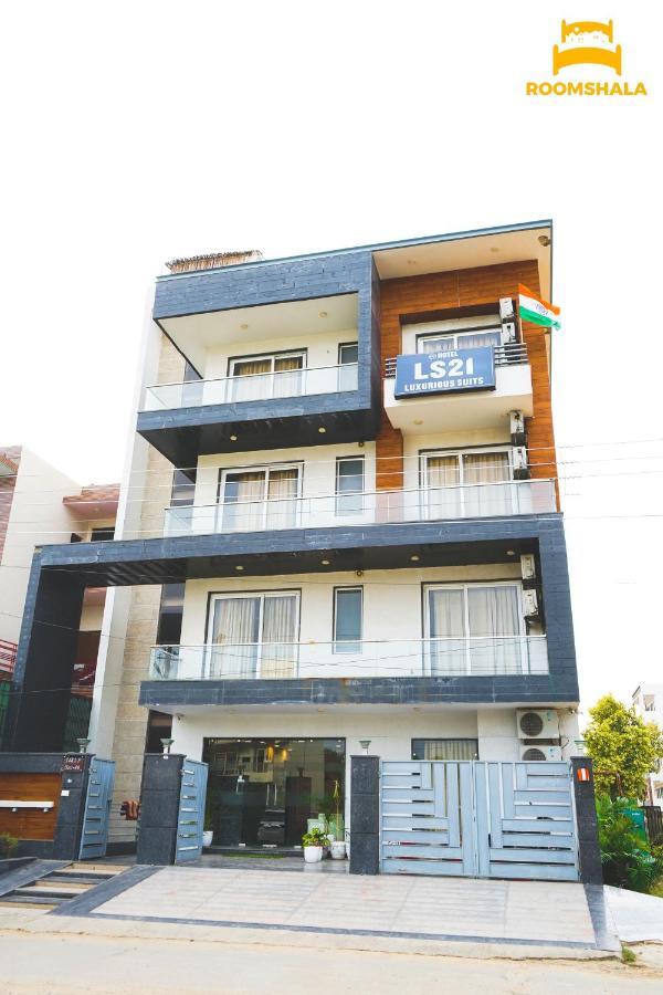 Hotel Ls 21 Badshahpur Екстериор снимка
